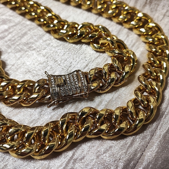 Cuban Chunky Heavy Link Gold Tone Chain Necklace Rhinestone Encrusted Box Clasp - Picture 4 of 15